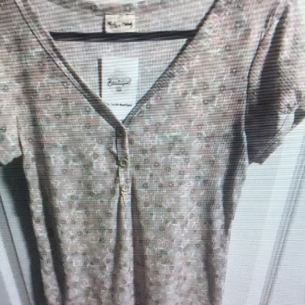Short Sleeve Buttoned Blouse